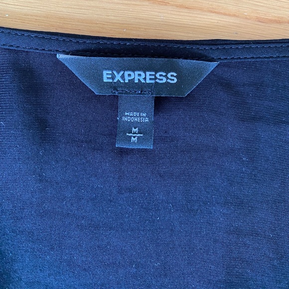 ❣️Express Wrap Top - Picture 4 of 5